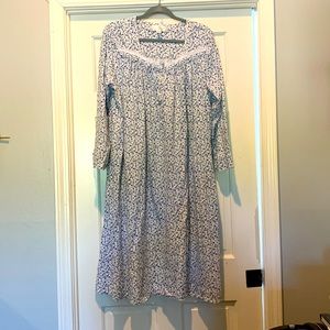 Eileen West thick cotton gown